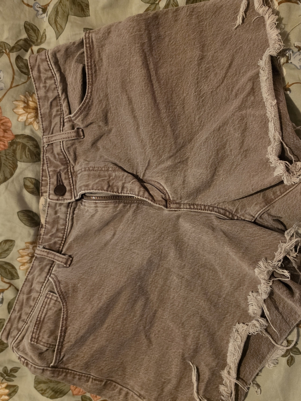 Universal Thread denim shorts size 12 #denimshorts #summer